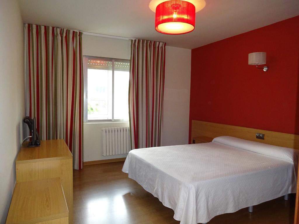 Hotel Millan Negreira Bagian luar foto
